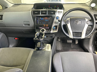 TOYOTA PRIUS ALPHA 2012