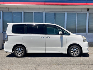 TOYOTA VOXY 2008