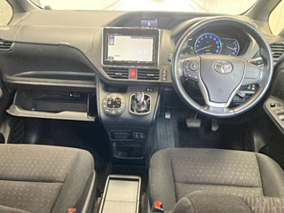 TOYOTA VOXY 2017
