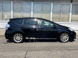 TOYOTA PRIUS ALPHA 2012