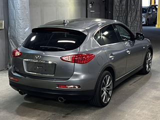 NISSAN SKYLINE CROSSOVER 2011