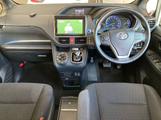 TOYOTA VOXY 2014