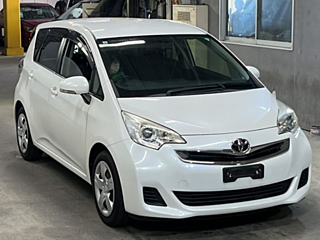 TOYOTA RACTIS 2015