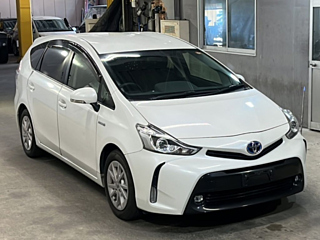 TOYOTA PRIUS ALPHA 2015
