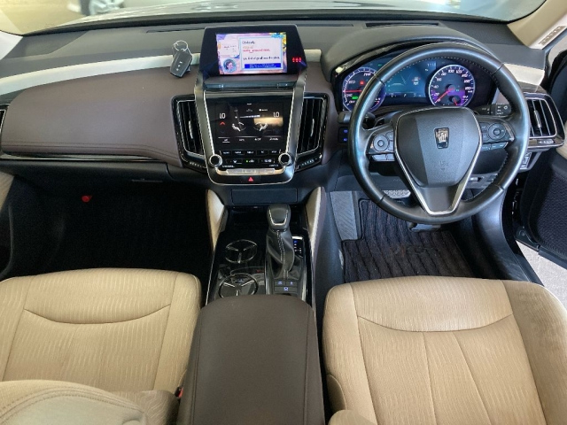 TOYOTA CROWN 2018