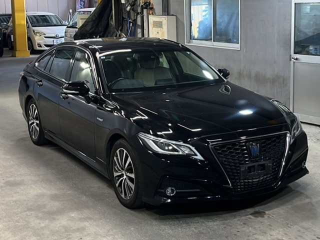 TOYOTA CROWN 2018