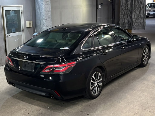 TOYOTA CROWN 2018