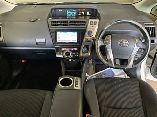 TOYOTA PRIUS ALPHA 2015