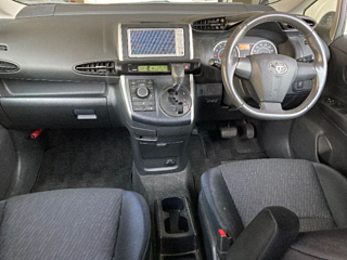 TOYOTA WISH 2010