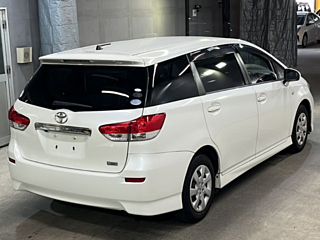 TOYOTA WISH 2010