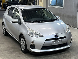 TOYOTA AQUA 2012