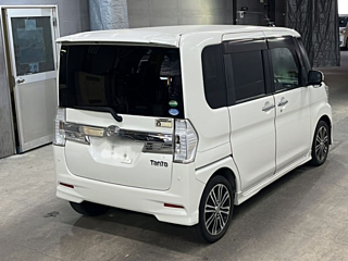 DAIHATSU TANTO 2015