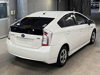 TOYOTA PRIUS 2015