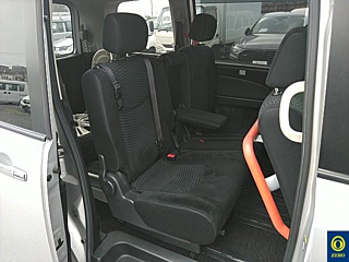 NISSAN SERENA 2013