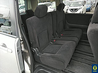 NISSAN SERENA 2010