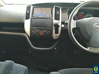 NISSAN SERENA 2010