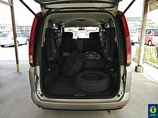 NISSAN SERENA 2010