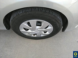 TOYOTA VITZ 2015