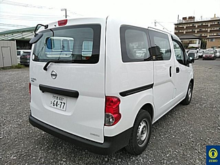NISSAN NV200 2021