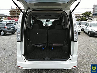 NISSAN SERENA 2013