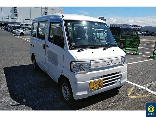 MITSUBISHI MINICAB VAN 2012