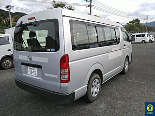 TOYOTA HIACE 2011