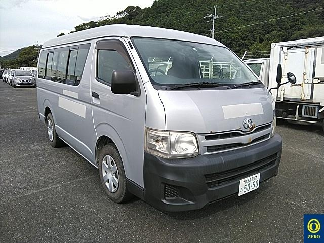 TOYOTA HIACE 2011