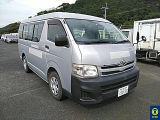 TOYOTA HIACE 2011