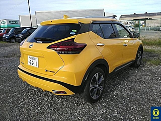 NISSAN KIX 2020