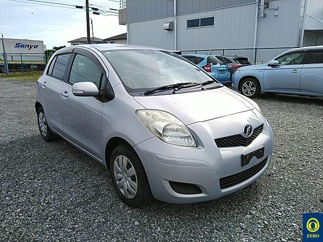 TOYOTA VITZ 2010