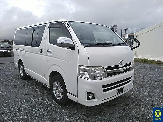 TOYOTA HIACE VAN 2013