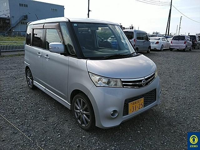 NISSAN ROOX 2011