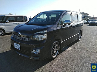 TOYOTA VOXY 2011