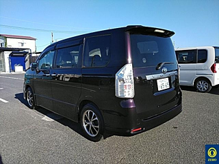 TOYOTA VOXY 2011