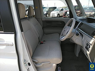 DAIHATSU TANTO 2015