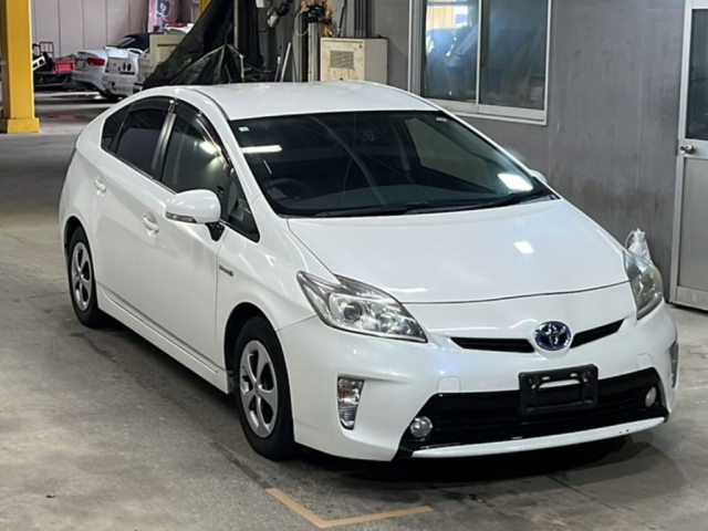 TOYOTA PRIUS 2012
