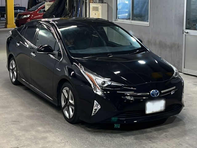 TOYOTA PRIUS 2017