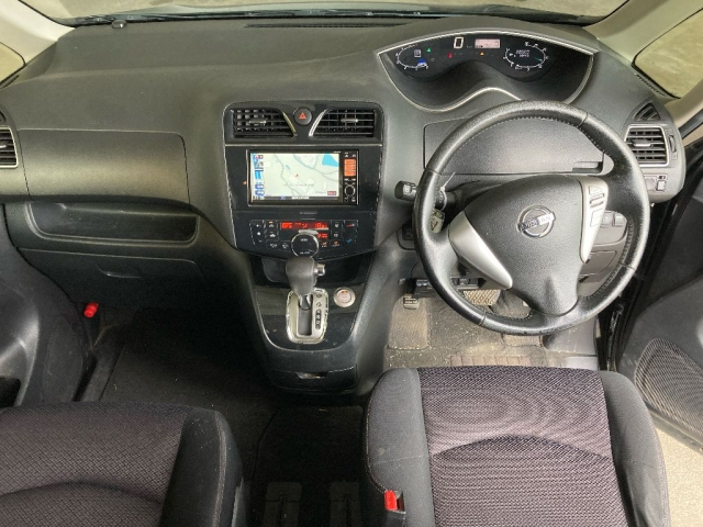 NISSAN SERENA 2012