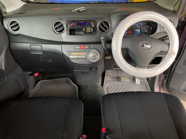 SUBARU LUCRA 2010