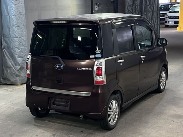 SUBARU LUCRA 2010