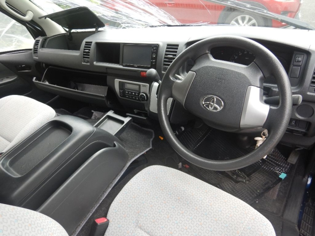 TOYOTA HIACE 2017