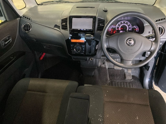 NISSAN ROOX 2013