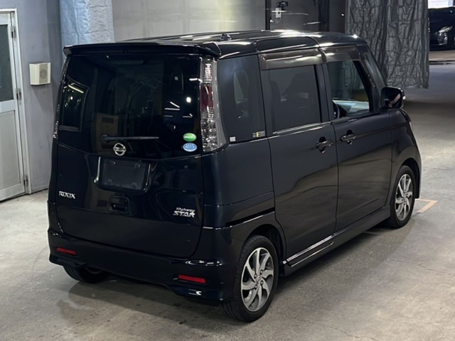 NISSAN ROOX 2013