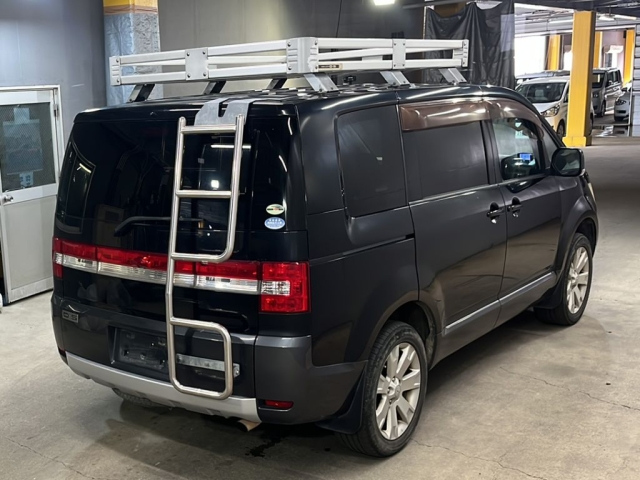 MITSUBISHI DELICA D5 2008