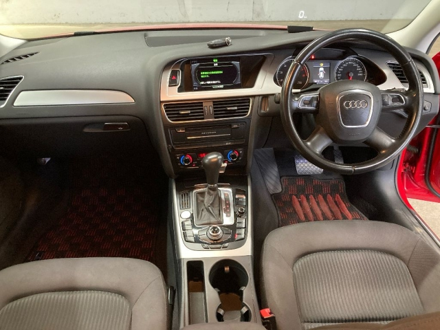 AUDI A4 2011