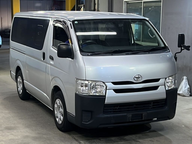 TOYOTA HIACE VAN 2014