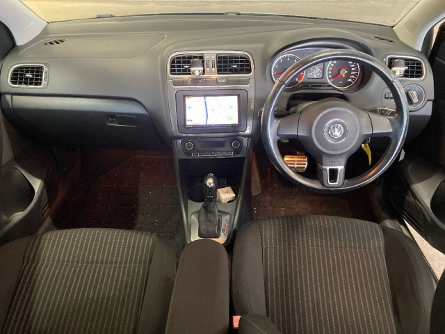 VOLKSWAGEN POLO 2011