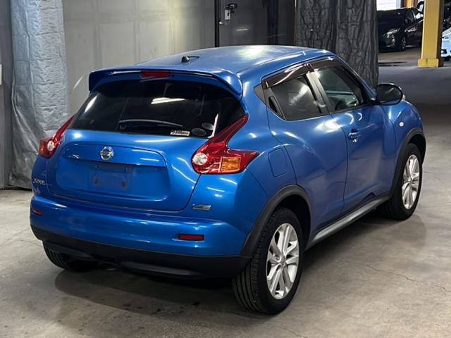 NISSAN JUKE 2011