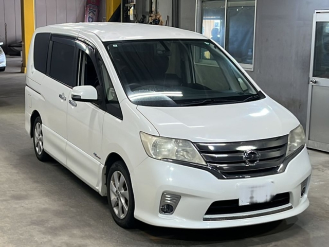 NISSAN SERENA 2013