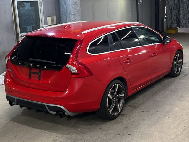 VOLVO V60 2012